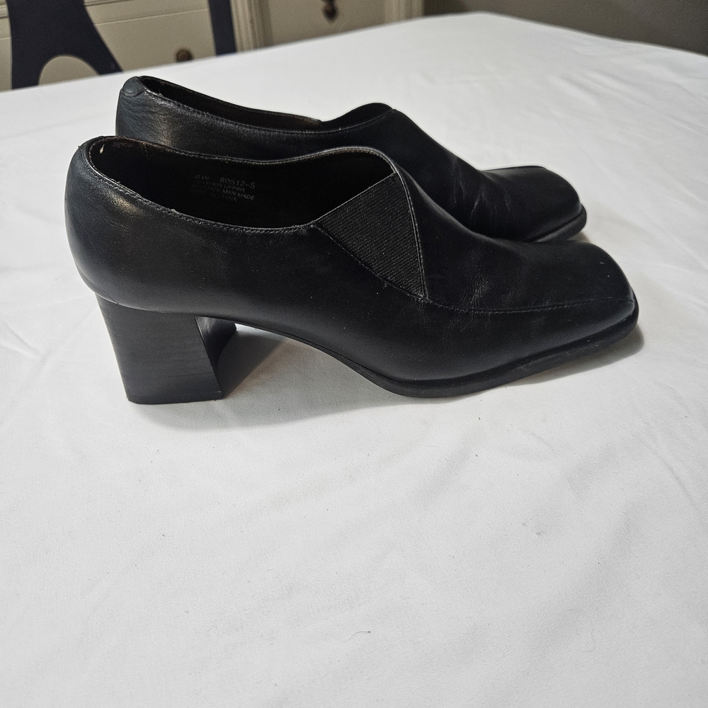 AEROSOLES Elegant Black Block Heels